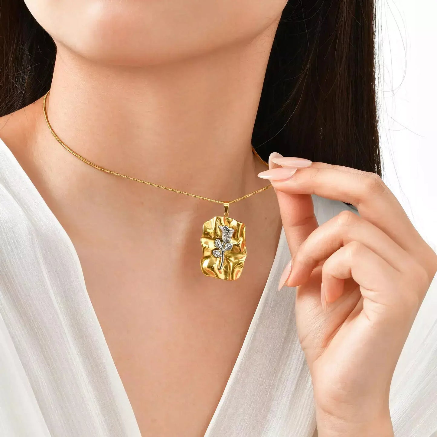 Square Rose Flower Pendant Necklace, Luxury Vintage Jewellery UK, Rose Flower Pendant Necklace, Stainless Steel Women’s Necklace, Silver and Gold Pendant Necklace, Elegant Vintage Necklace, Luxury jewellery gift UK, Rose pendant gift for her UK